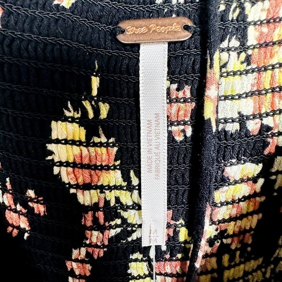 Free People NWT Hilary Floral Print Puff Sleeves Cropped Top Black Combo Medium - Picture 9 of 12